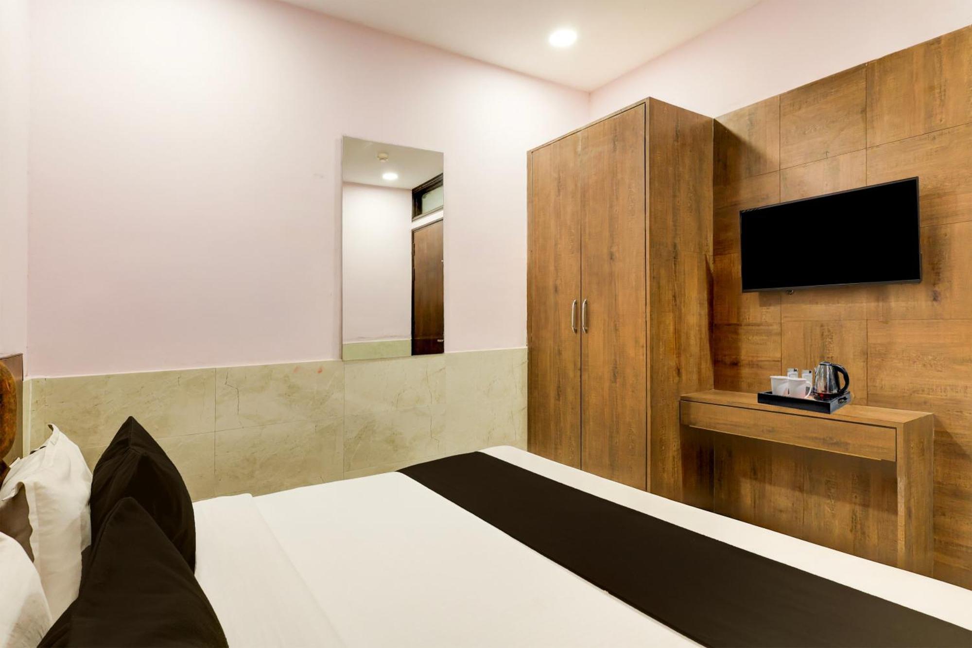 Super Hotel O Alipur Narela Exterior photo